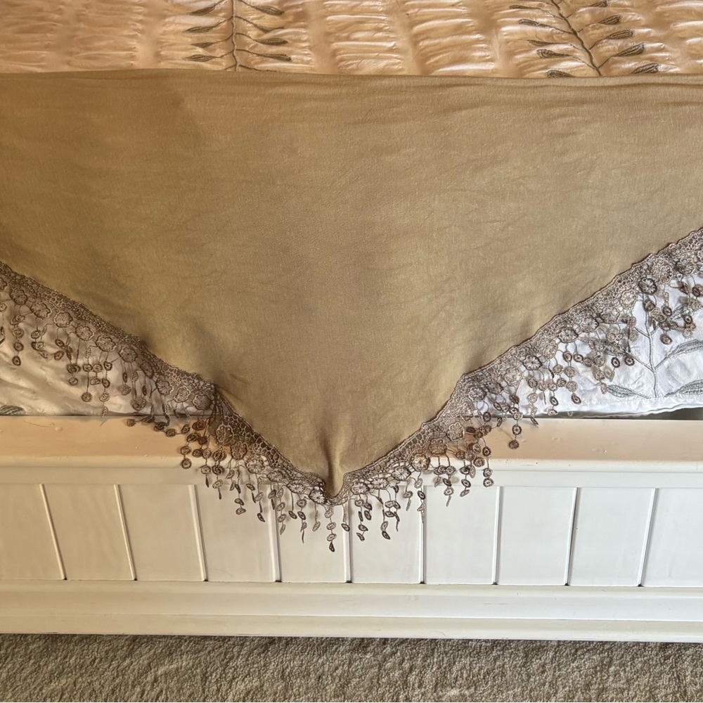 Italian-made Scarf with Lace Trim - Picture 2 of 9